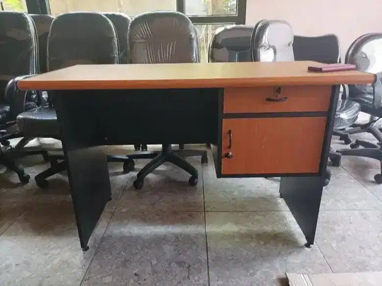 Meja kerja / meja kantor / meja kasir / meja murah / Meja 1/2 Biro