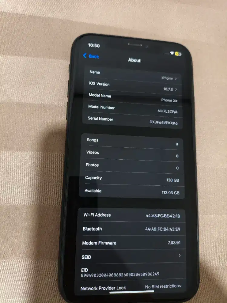 iPhone Xr 128gb black like new 100% original belum pernah servis