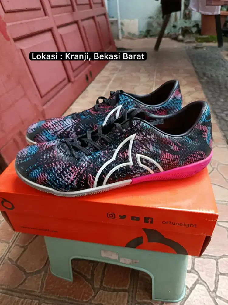 Ortuseight Sepatu Futsal Sophon In Black White Ultra (Size 43)