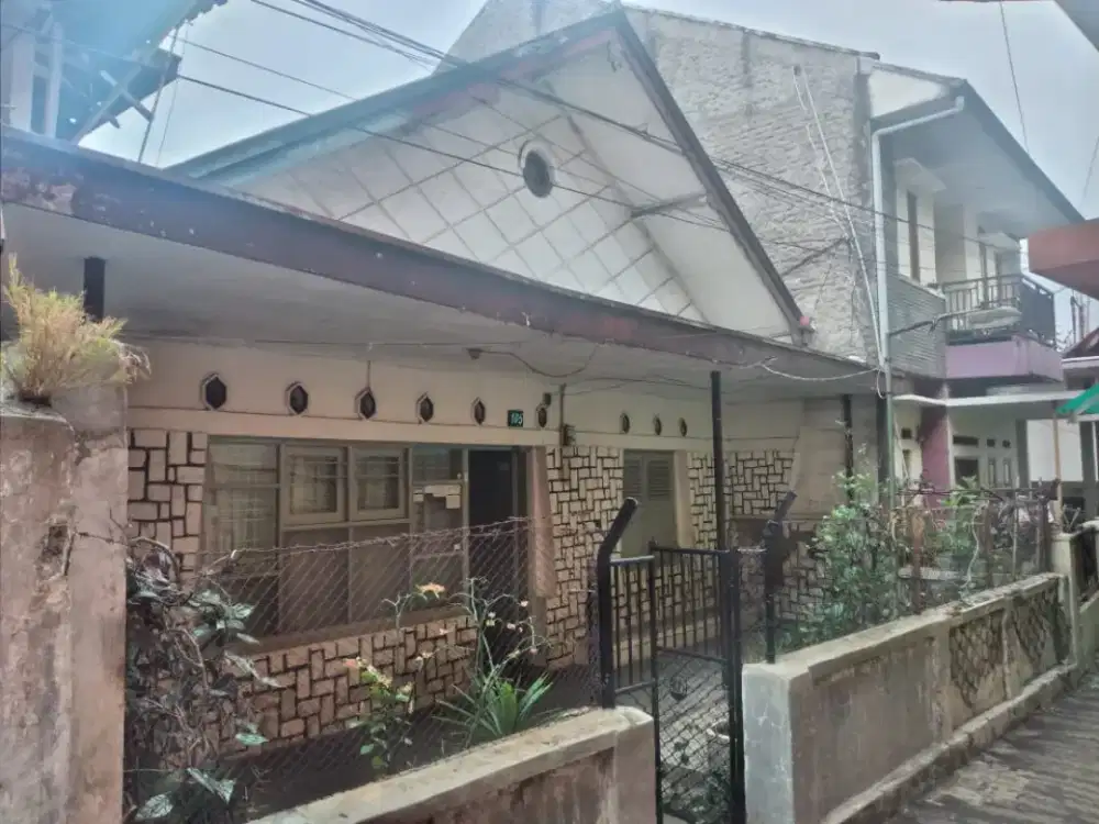 Rumah dengan lokasi strategis