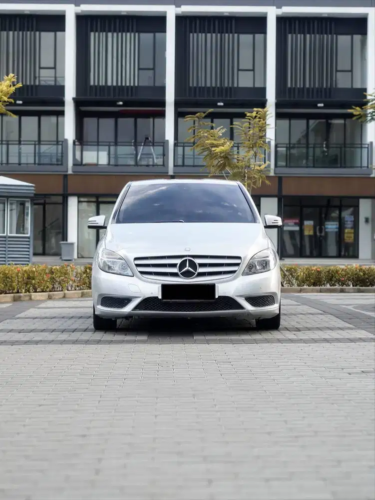 Mercedes Benz B200 2013