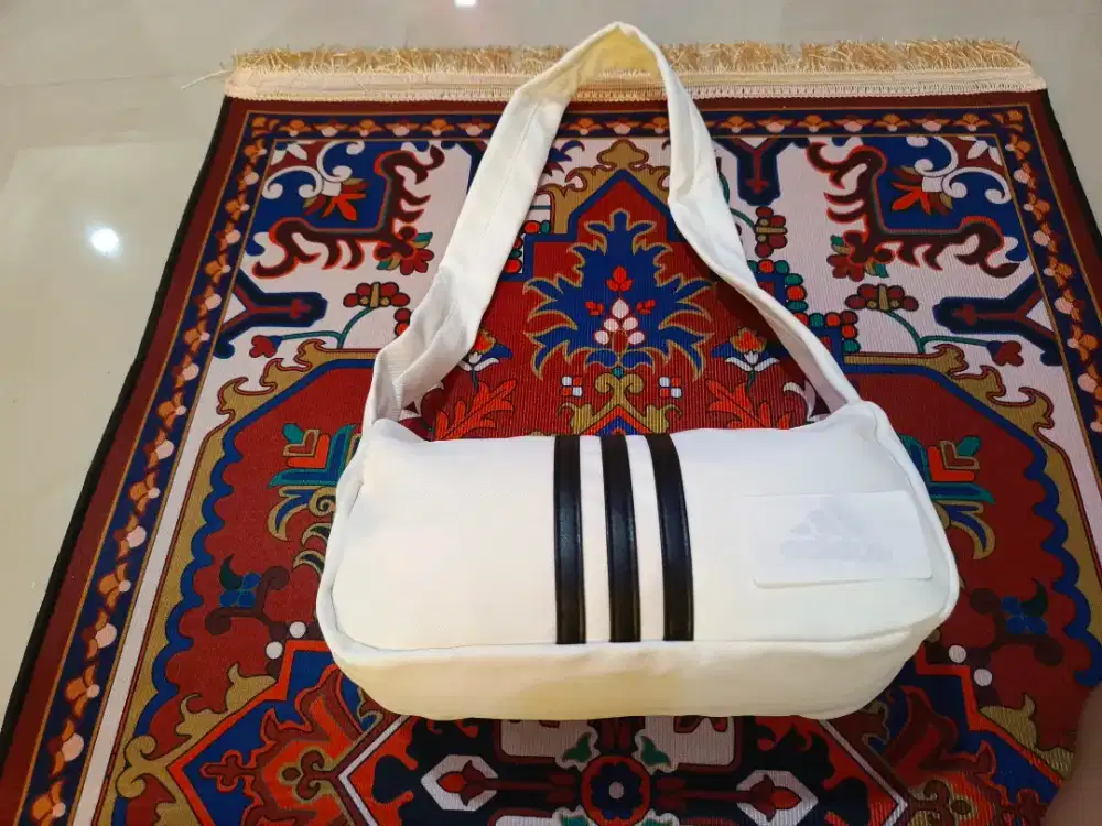 Tas selempang wanita cantik