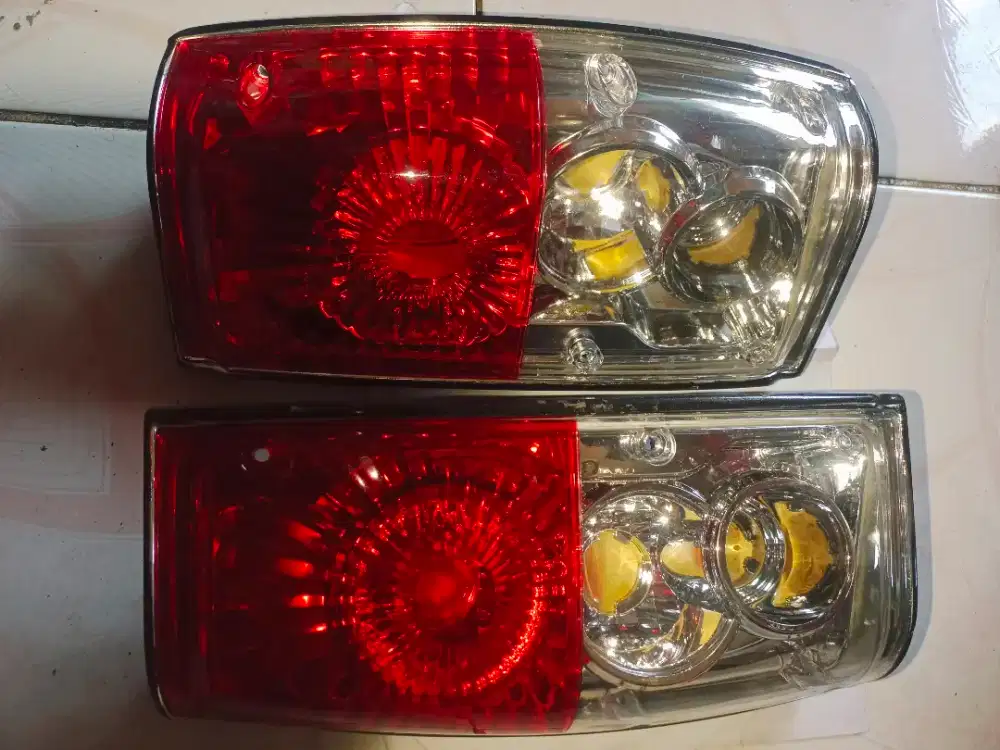 Lampu Stop Kijang Super Kristal