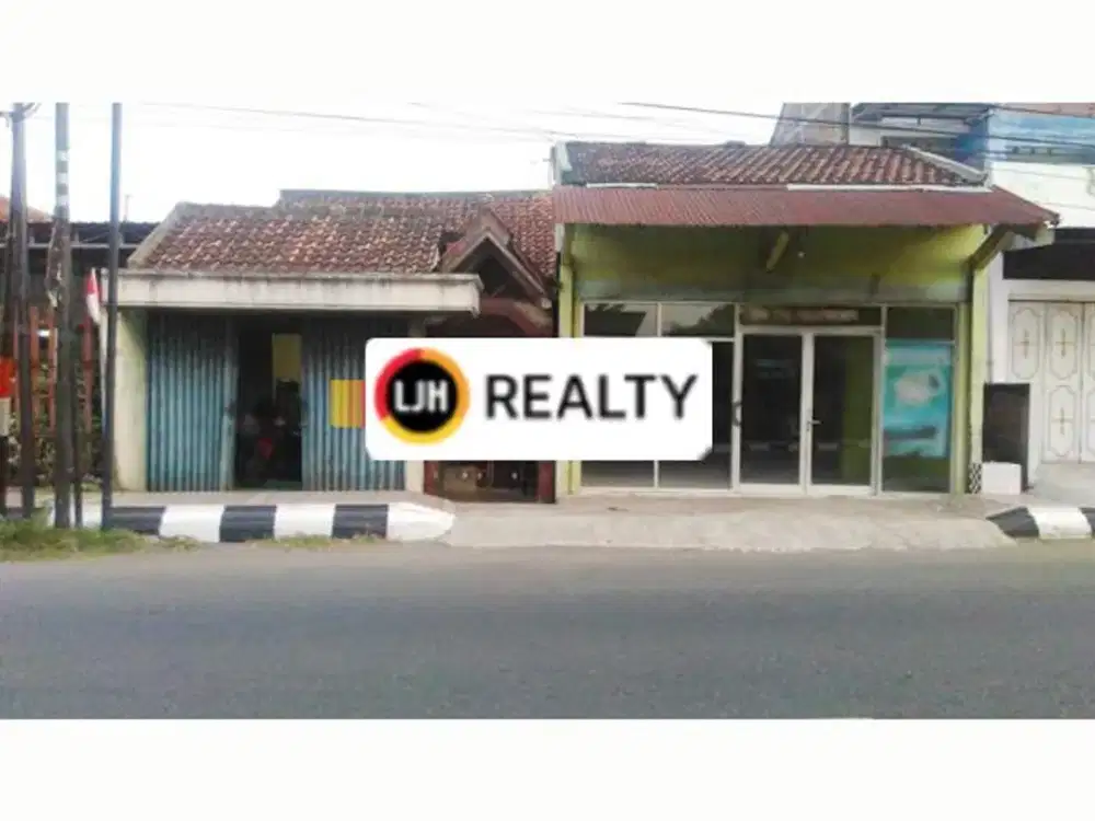 Rumah di Jl Raya Kudus Bintoro Demak Jawa Tengah
