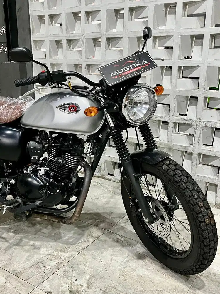 Istimewa part Double!!Kawasaki W175 Se th 2024 - Ayu Mustika