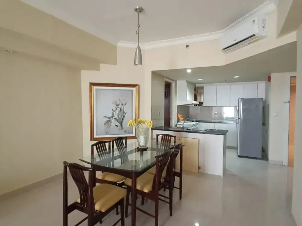 Jual Kondominium 2 KT + 1 KM 88 M2 di Taman Anggrek Top Floor City View !