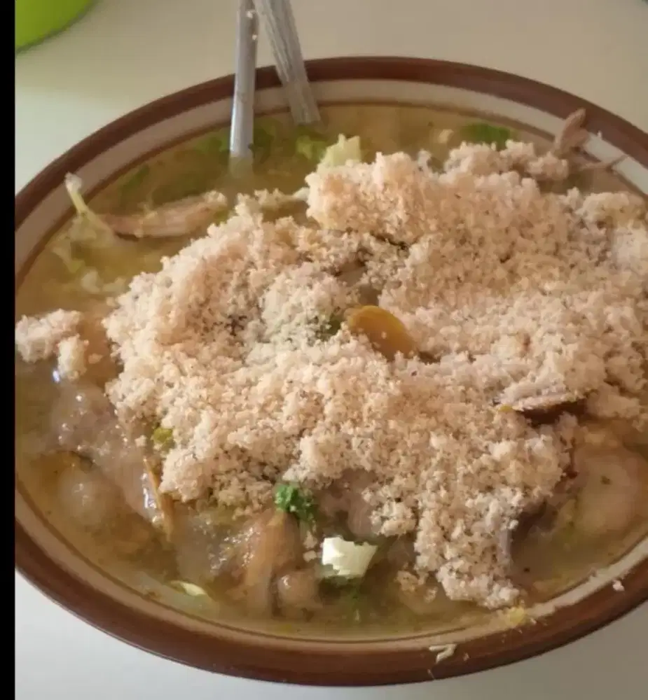 Dicari karyawan untuk posisi penjual soto ayam lamongan.