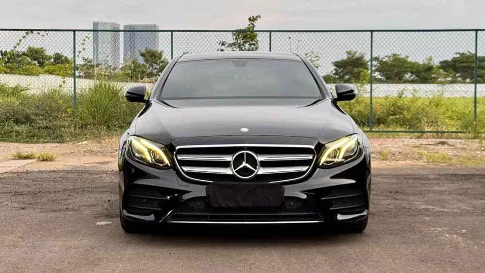 Mercedes-Benz E300 2.0 AMG Line 2017