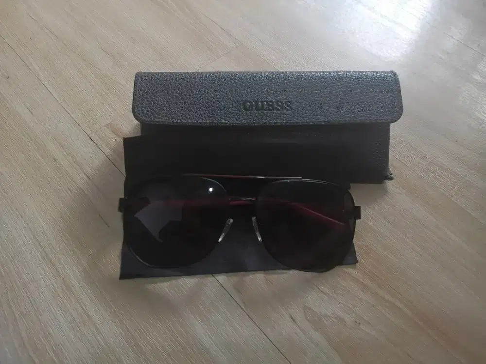 Kacamata Sunglasses Guess