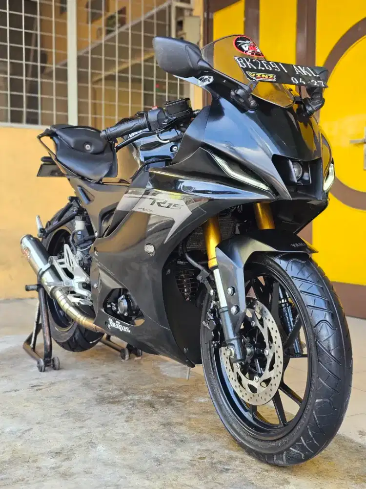 Yamaha R15 / YZF R 15 V4 2022, Warna Black Premium Metalic.