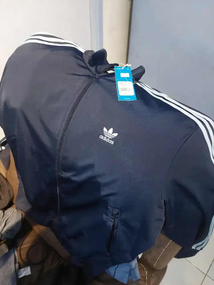 Adidas firebird TT, navy size L (BNWT)