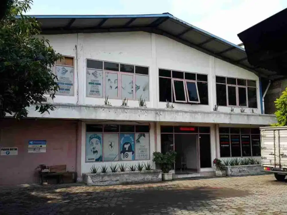 Gudang Garmen Mainroad Sudirman Bandung dijual cepat dibawah Njop