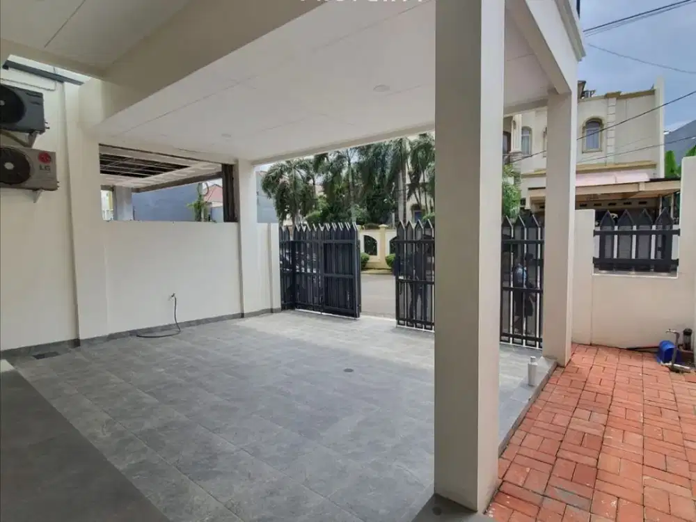 RUMAH 2LT SIAP HUNI SEMI FURNISHED PINGGIR JALAN - VILLA MELATI MAS - SERPONG