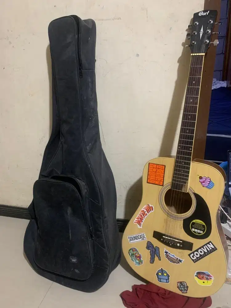 Gitar akustik second