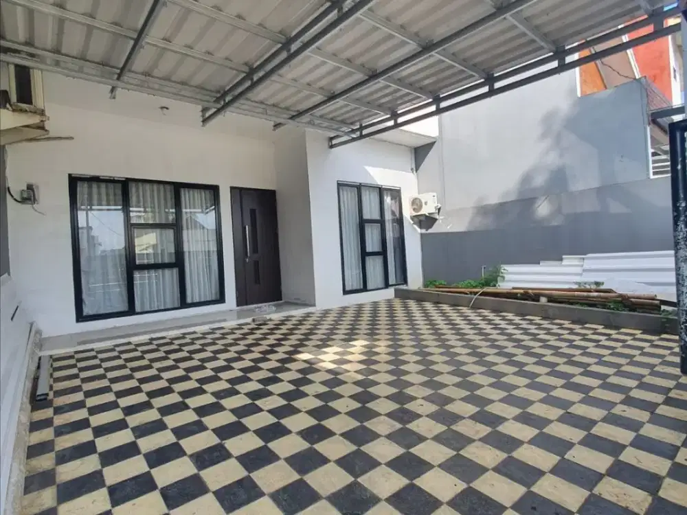 RUMAH SIAP HUNI MODERN MINIMALIS 2½ LT SEMI FURNISH DI BUMI PUSPITEK ASRI