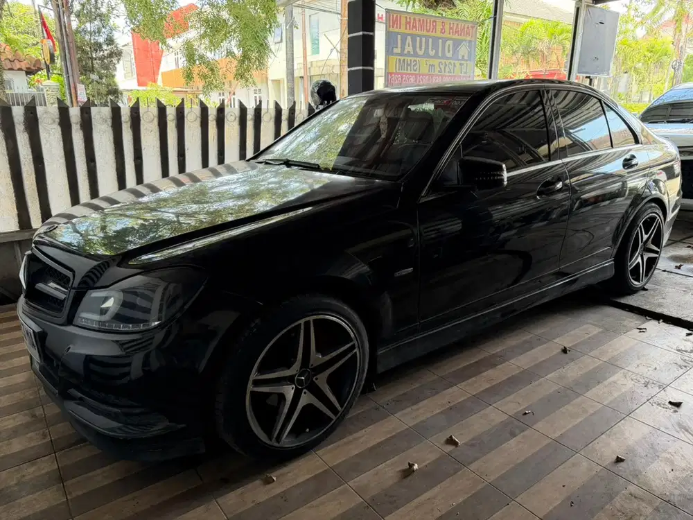 Mercedes-Benz C-Class 2011 Bensin