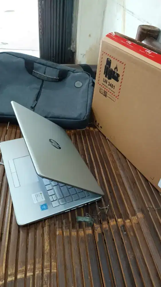 Hp 14s. Celeron N4020. Ram 4Gb. Ssd 256Gb.