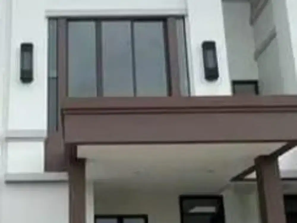 Rumah 3 Lantai Sewa Murah 4 Kamar Tidur Bersih Terawat Siap Huni