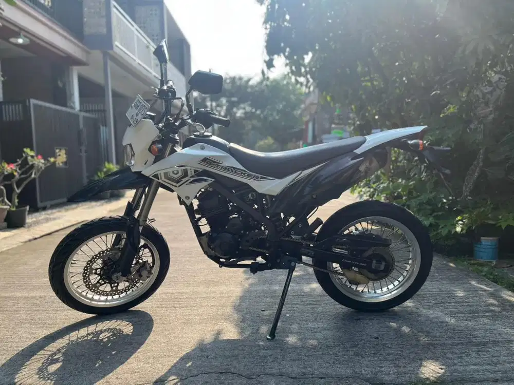 Jual kawasaki dtracker 150 2019 supermoto