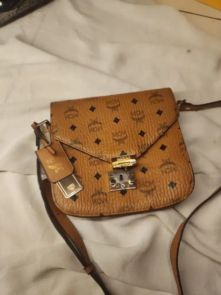 Tas mcm Patricia selempang