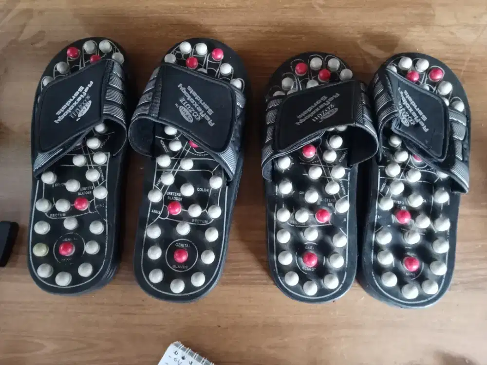 Borongan Kozuii Reflexology sandal, size M dan L, COD Cibubur Dsk