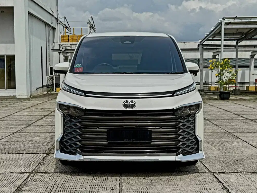 Toyota Voxy 2.0 2022