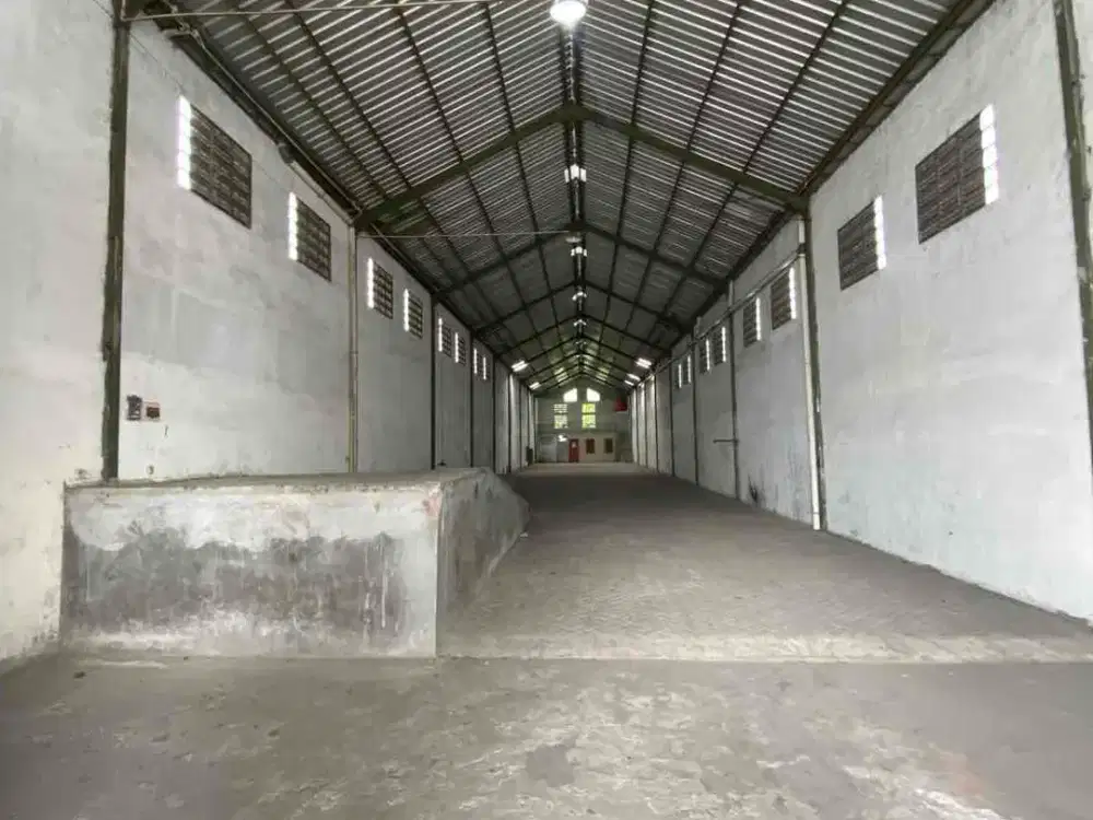 Disewakan gudang akses kontainer daerah sewon bantul