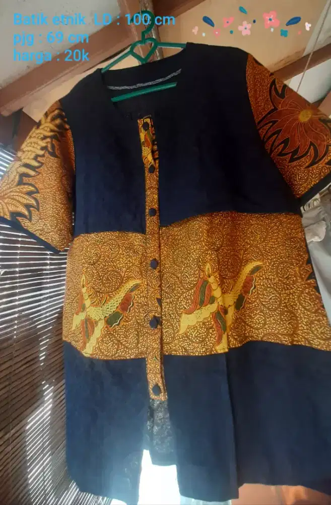 Atasan batik etnik