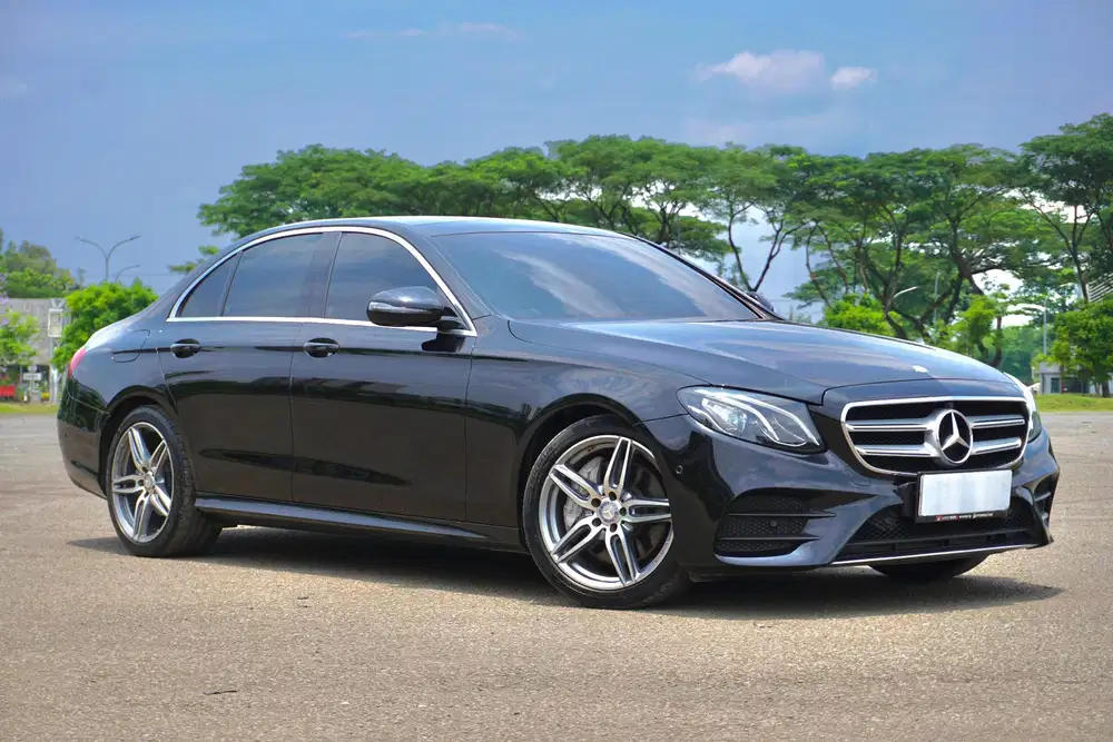 AMG LINE ! LOW ODO ! Mercedes Benz Mercy E300 AMG W213 2017