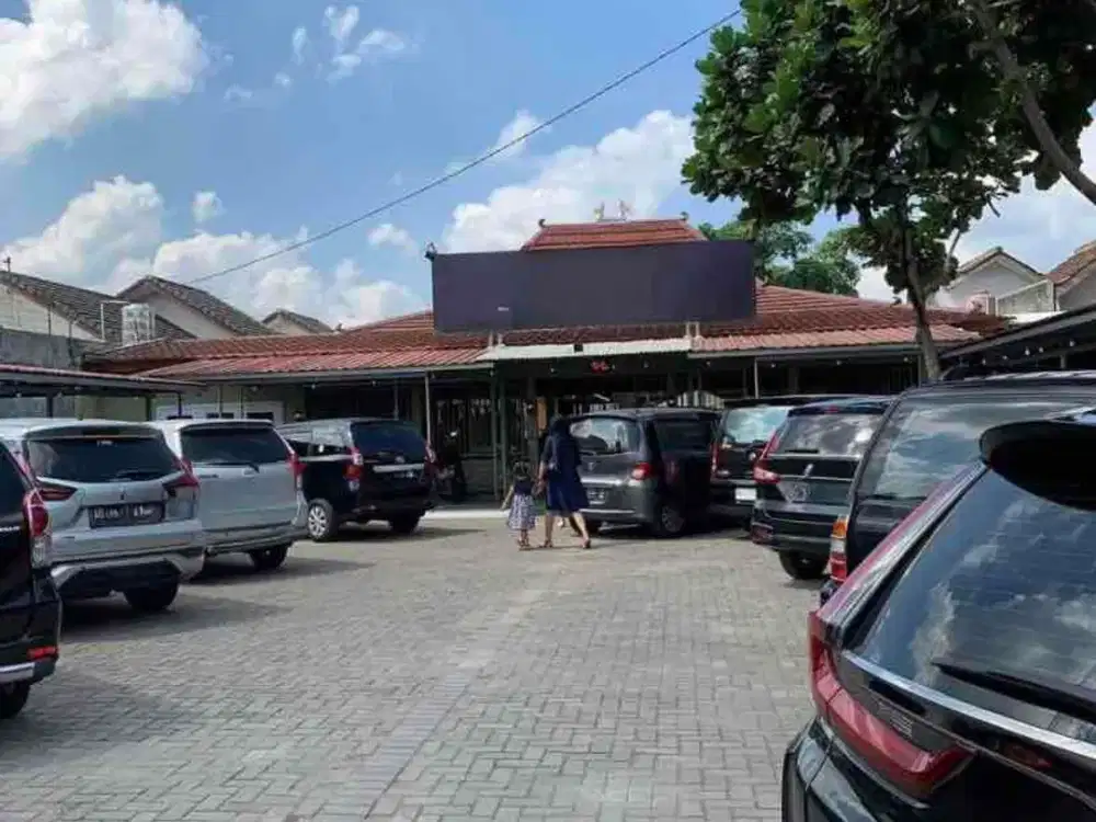 Di sewakan bangunan joglo luas pinggir jln
