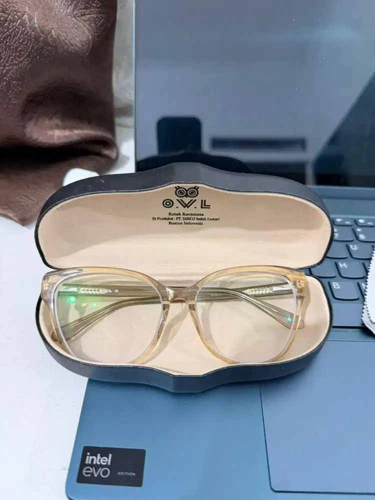 -2.. jarang dipakai..aku beli 2jt frame dan lensa..yuk yg mauuu