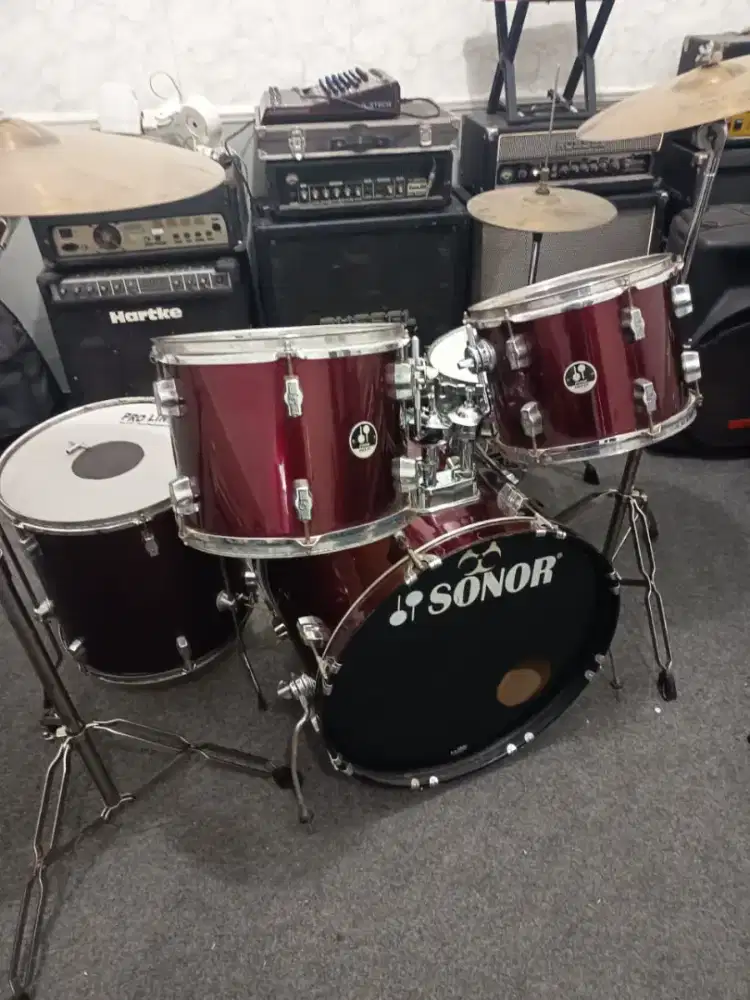Drum musik masih mulus
Merk Sonor