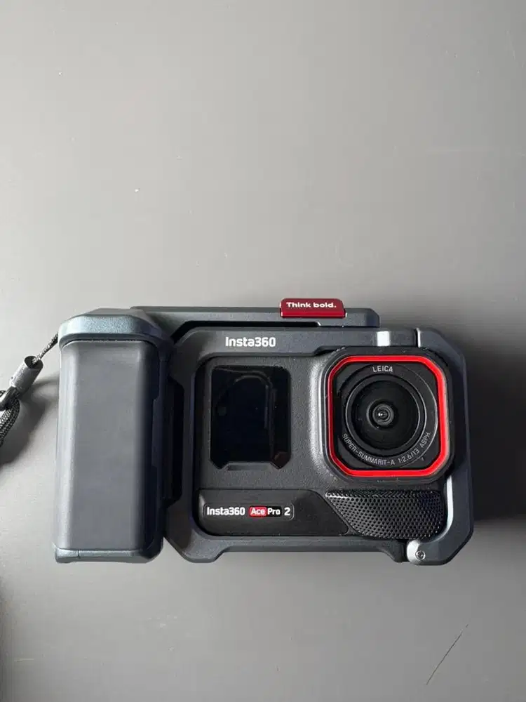 JUAL INSTA360 ACE PRO 2 CAMERA 8K + EXPLORER GRIP KIT (LIKE NEW)