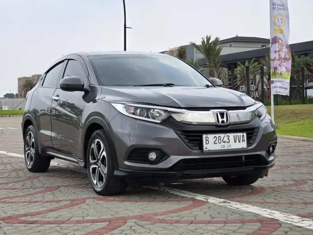 Honda Hrv E 1.5  Automatic 2018 Bensin Abu Metalik Super Sangat Bagus