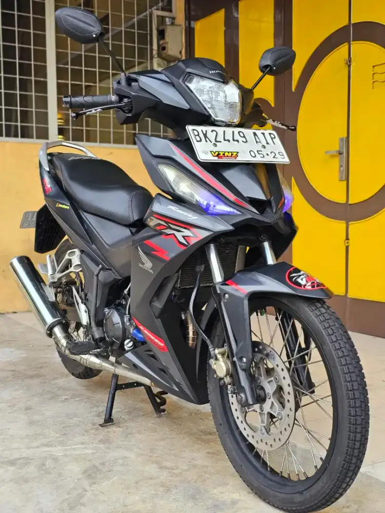 Honda Supra / Supra 150 GTR 2019, Warna Black Premium Metalic.
