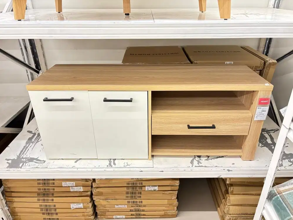 ZOOM TV STAND WHITE OAK