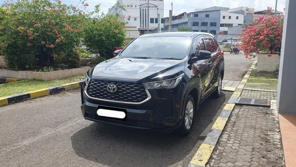 Km11rban toyota zenix v hybrid 2024 hitam matic