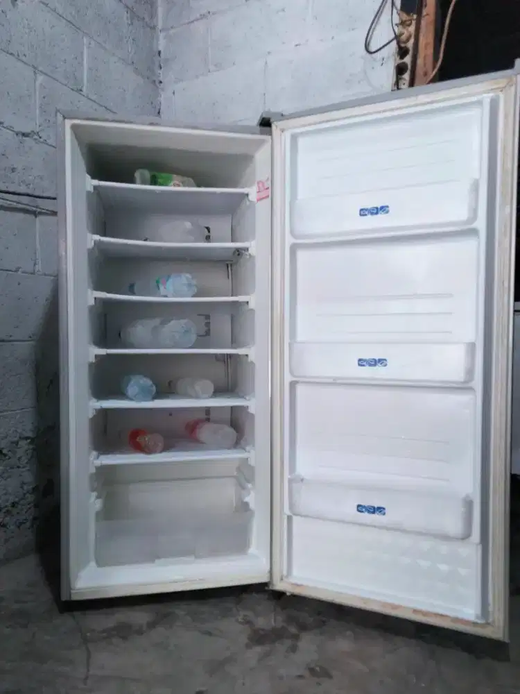 FREZER 6RAK ( SHARP )