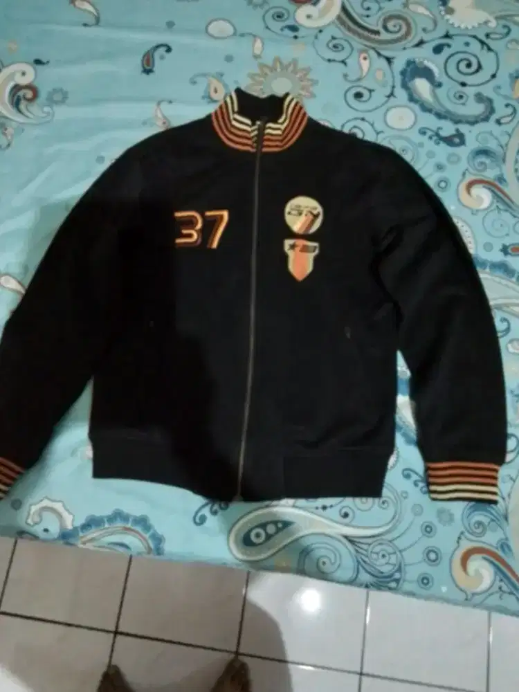 Jaket Pria Beyond, Bekas