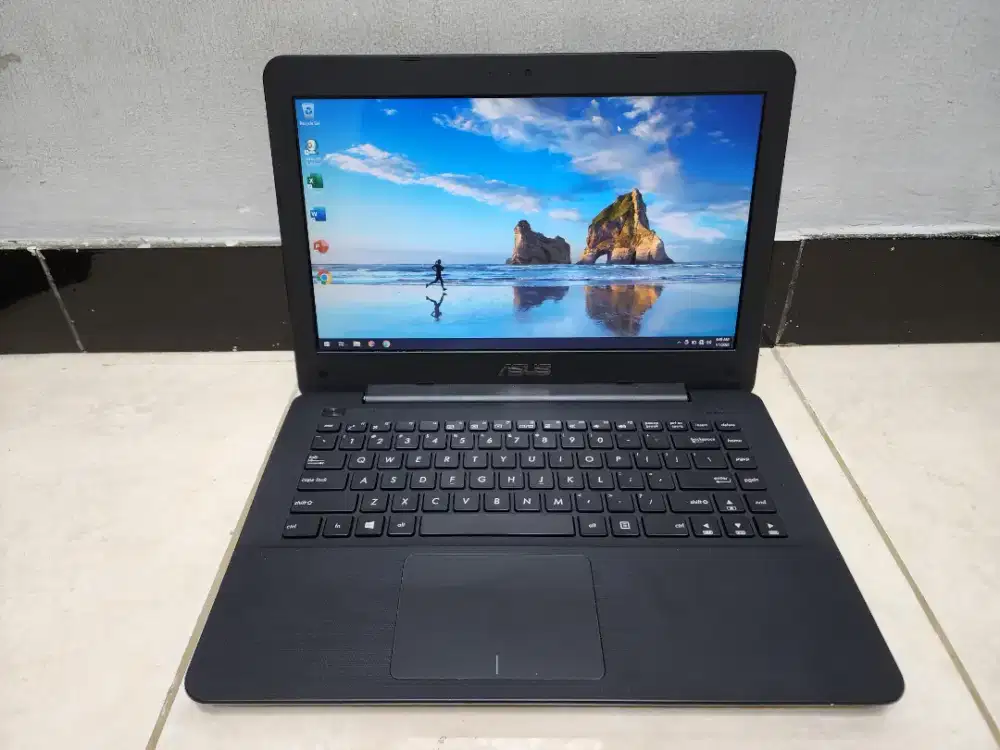 Jual Cepat Laptop Asus X454W Slim Ram 6gb SSD Mulus