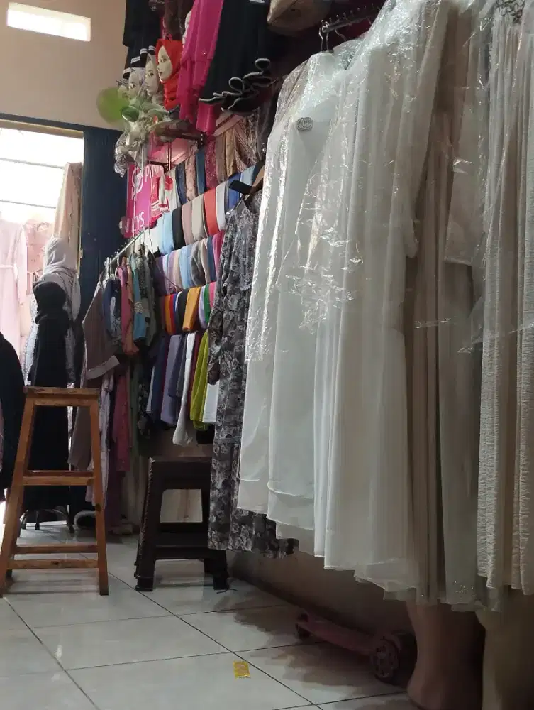 Loker jaga toko baju buat cewek