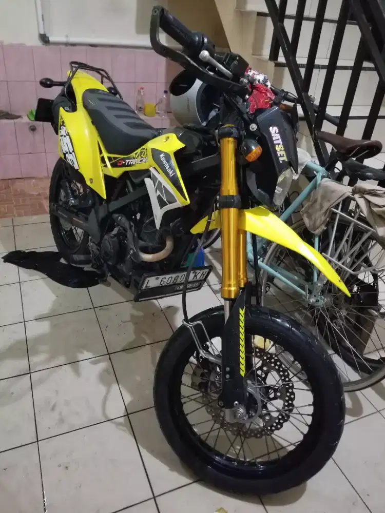 D tracker 150 se