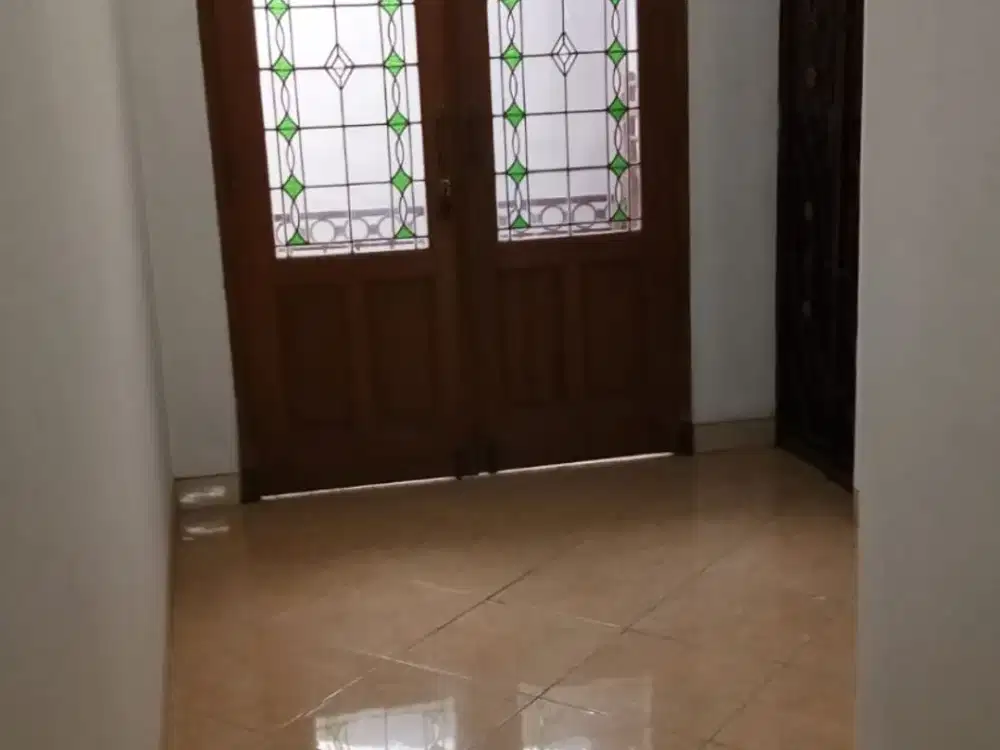 Dipasarkan/Disewakan Kembali Rumah 2lantai Di Main Road Antapani Dekat Gasmin