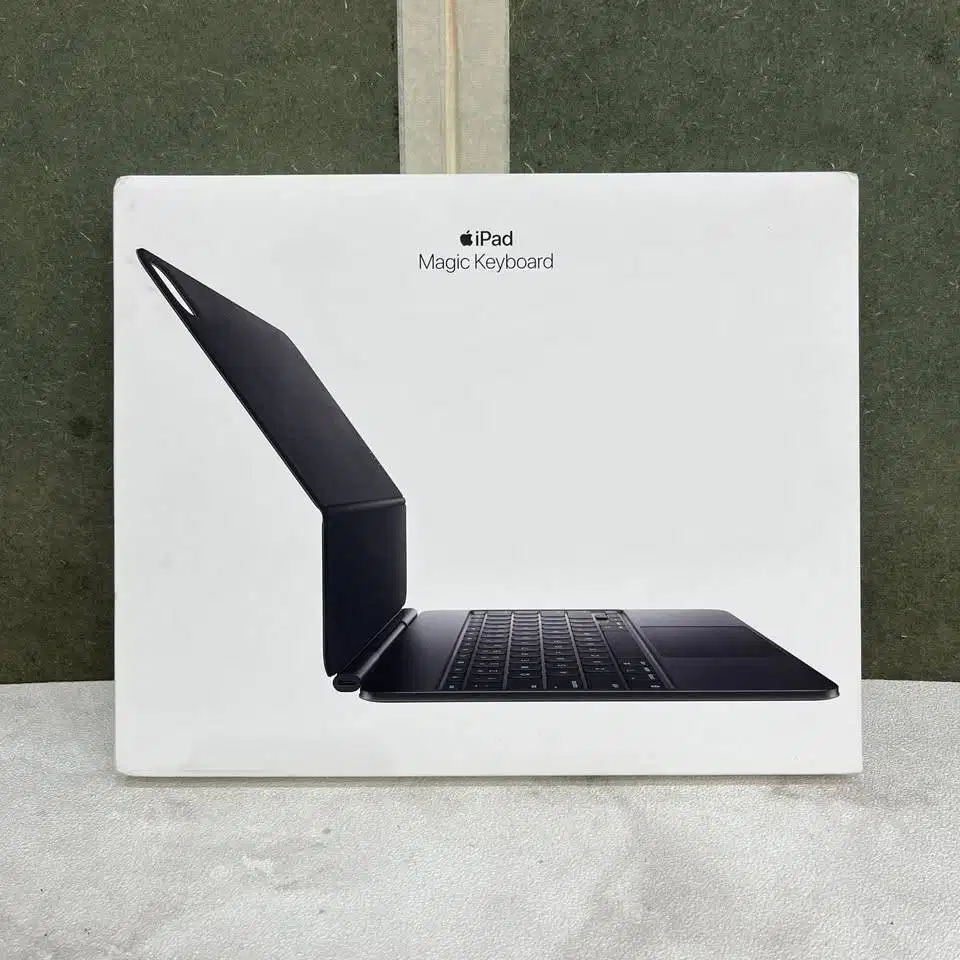 iPad Magic Keyboard second warna Black