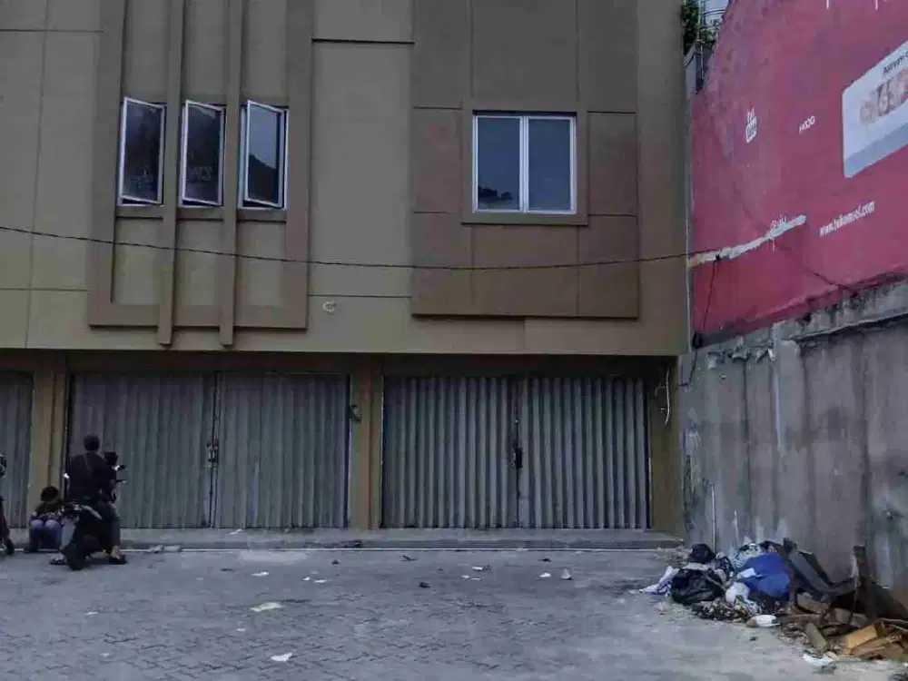 DISEWAKAN RUKO BAGUS 2 LANTAI AKSES PINGGIR JALAN 2 MBL LOKASI STRATEGIS CONDET