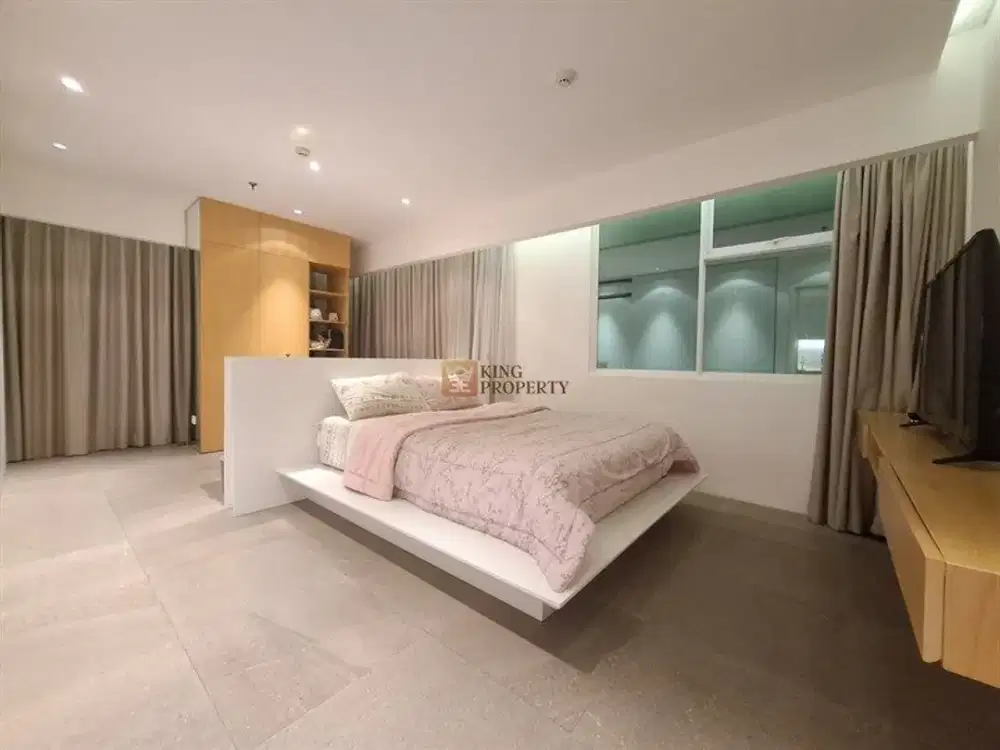 Jarang Ada 2BR Menjadi 1BR, Dijual Apartemen AKR Gallery West Residences Furnished Interior Siap Huni, Lokasi Deket Musiom Macan & Tol Kebon Jeruk