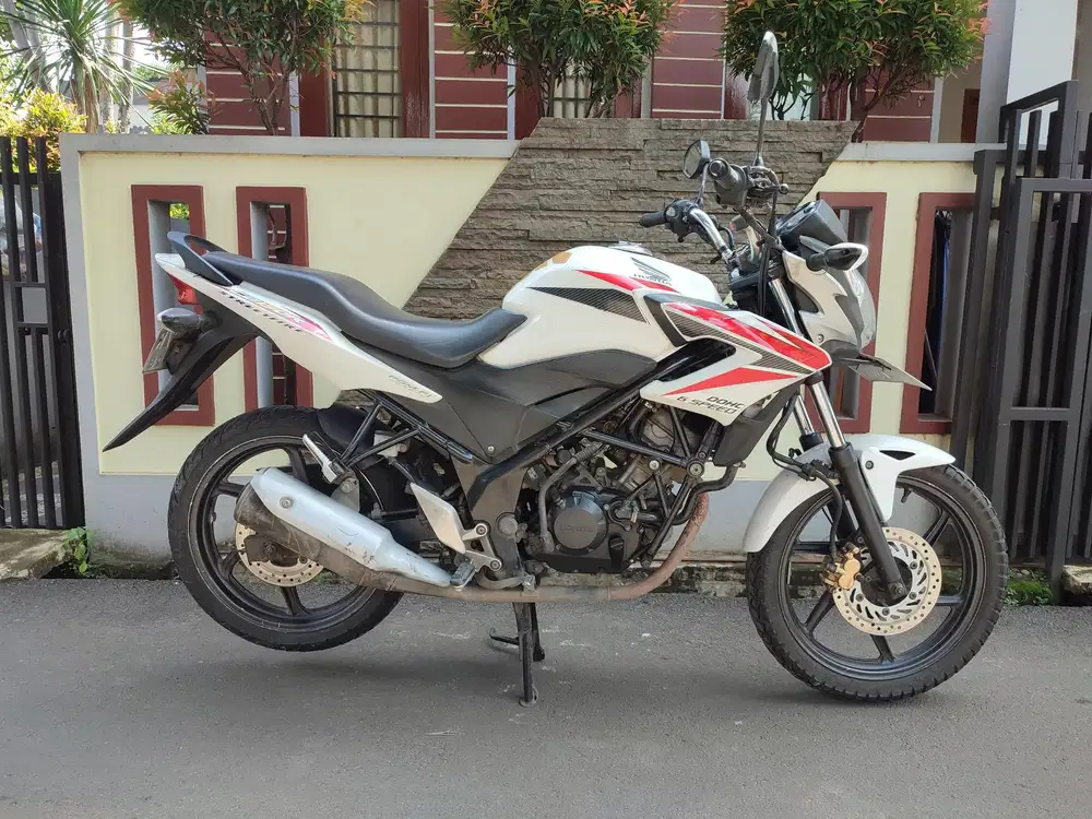 READY CB150R TAHUNN2014 MURMER