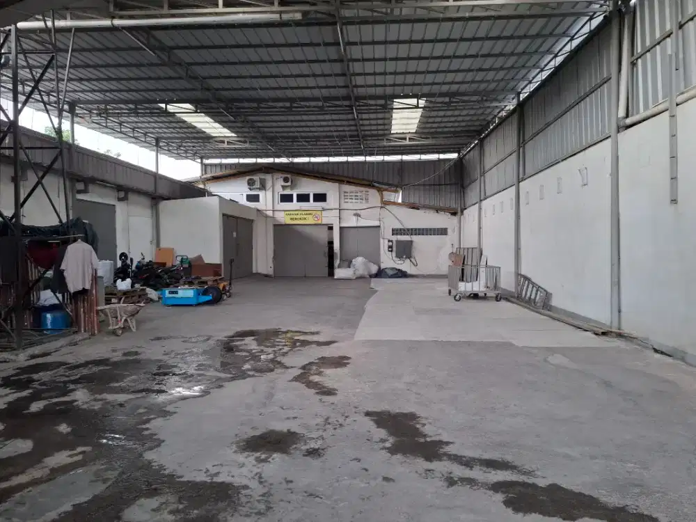 Disewakan gudang 1650m2 Jl Kopo Cirangrang
