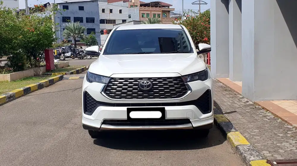 Km6rb toyota zenix g cvt matic 2023 pakai 2024 putih matic