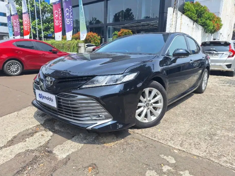 KM Rendah TDP 16JT - Toyota Camry 2.5 V Bensin-AT 2021 Hitam